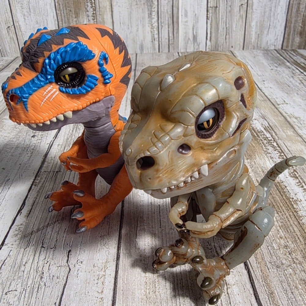 WowWee Fingerlings Untamed T-Rex Ironjaw & Skeleton Doom Interactive Figures Lot